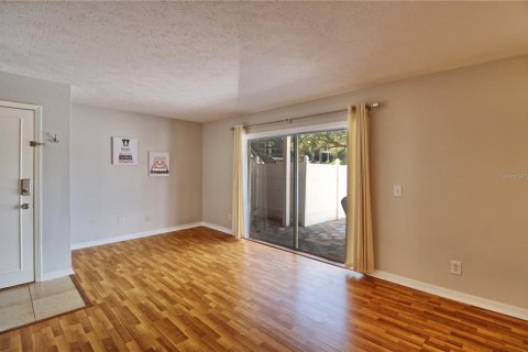 Condo in Tampa, Florida, 1 bedroom  № 1760287 - photo 2
