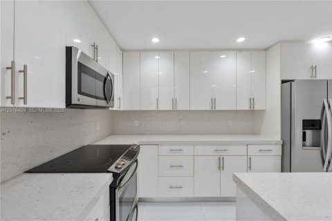 Copropriété à vendre à Coral Gables, Floride: 2 chambres, 145.86 m2 № 2318227 - photo 5