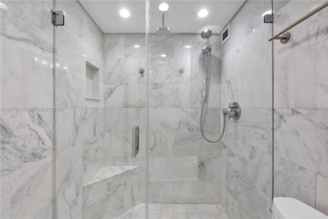 Copropriété à vendre à Coral Gables, Floride: 2 chambres, 145.86 m2 № 2318227 - photo 17
