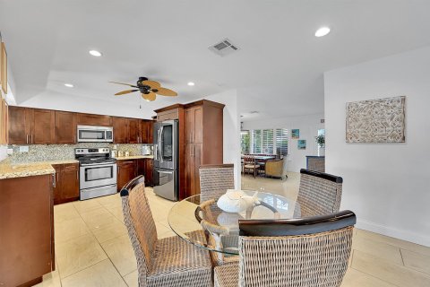 Villa ou maison à vendre à Pompano Beach, Floride: 4 chambres, 171.31 m2 № 2185349 - photo 9