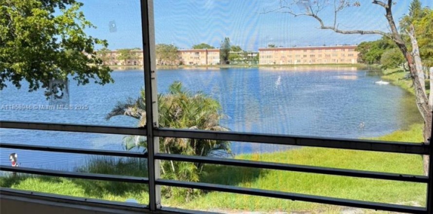 Studio à Condo à Miami, Floride № 1887409