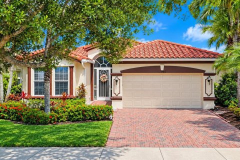 Casa en venta en Port St. Lucie, Florida, 2 dormitorios, 161.46 m2 № 2389633 - foto 2