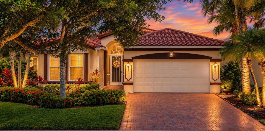 Casa en Port St. Lucie, Florida 2 dormitorios, 161.46 m2 № 2389633