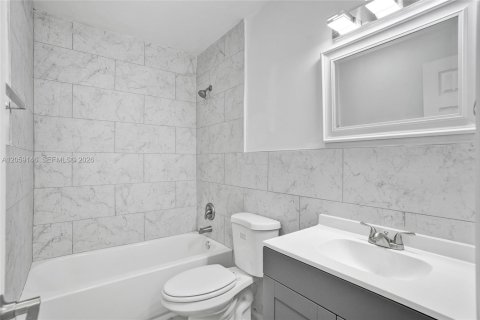 Villa ou maison à louer à Sunrise, Floride: 3 chambres, 100.33 m2 № 2260442 - photo 3