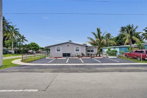 Villa ou maison à louer à Sunrise, Floride: 3 chambres, 100.33 m2 № 2260442 - photo 11