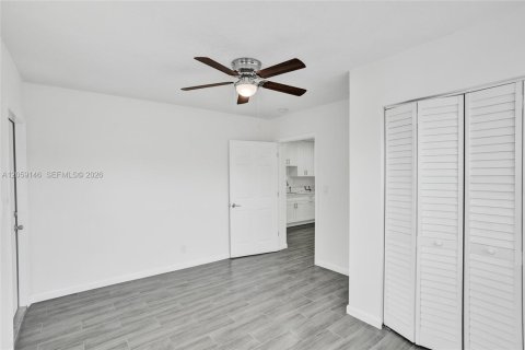 Villa ou maison à louer à Sunrise, Floride: 3 chambres, 100.33 m2 № 2260442 - photo 2