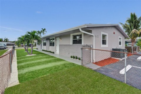 Villa ou maison à louer à Sunrise, Floride: 3 chambres, 100.33 m2 № 2260442 - photo 9