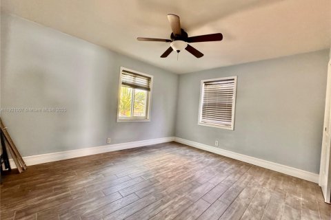 Villa ou maison à louer à Lantana, Floride: 2 chambres, 89.56 m2 № 1975203 - photo 10