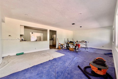 Villa ou maison à louer à Lantana, Floride: 2 chambres, 89.56 m2 № 1975203 - photo 2