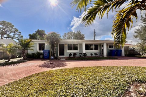 Villa ou maison à louer à Lantana, Floride: 2 chambres, 89.56 m2 № 1975203 - photo 1