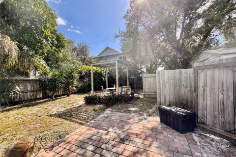Villa ou maison à louer à Lantana, Floride: 2 chambres, 89.56 m2 № 1975203 - photo 15