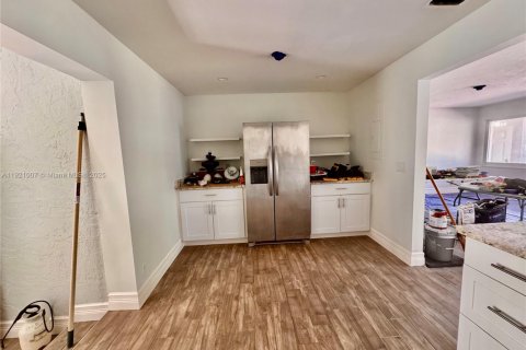 Villa ou maison à louer à Lantana, Floride: 2 chambres, 89.56 m2 № 1975203 - photo 7