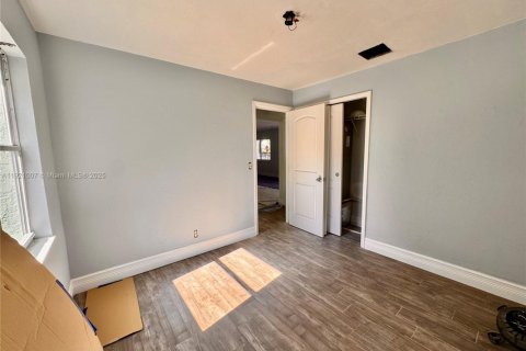 Villa ou maison à louer à Lantana, Floride: 2 chambres, 89.56 m2 № 1975203 - photo 14