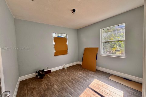 Villa ou maison à louer à Lantana, Floride: 2 chambres, 89.56 m2 № 1975203 - photo 13