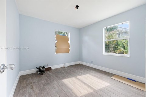 Villa ou maison à louer à Lantana, Floride: 2 chambres, 89.56 m2 № 1975203 - photo 18