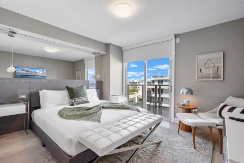 Condo in Bay Harbor Islands, Florida, 3 bedrooms № 1971168 - photo 25