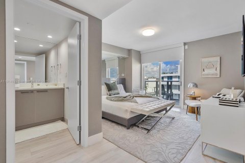 Condo in Bay Harbor Islands, Florida, 3 bedrooms № 1971168 - photo 24