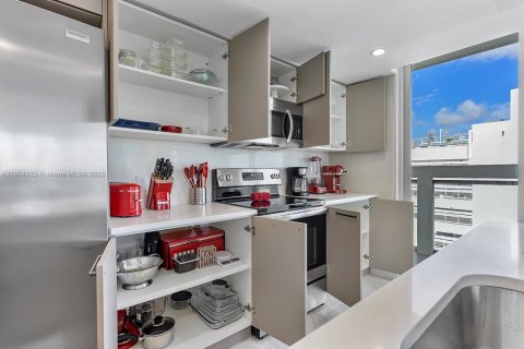 Condo in Bay Harbor Islands, Florida, 3 bedrooms № 1971168 - photo 18