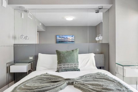 Condo in Bay Harbor Islands, Florida, 3 bedrooms № 1971168 - photo 26