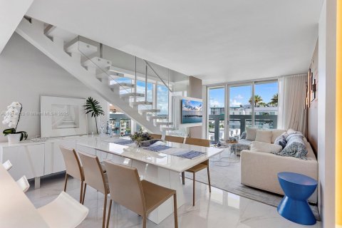 Condo in Bay Harbor Islands, Florida, 3 bedrooms № 1971168 - photo 1