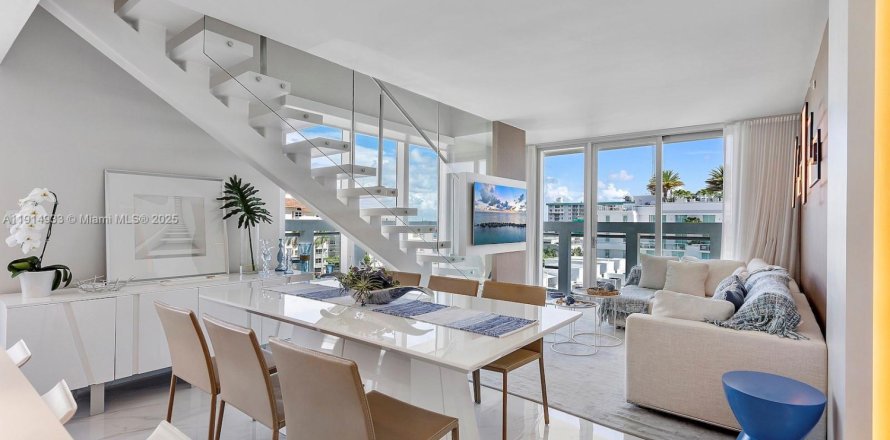 Condo in Bay Harbor Islands, Florida, 3 bedrooms № 1971168