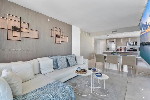 Condo in Bay Harbor Islands, Florida, 3 bedrooms № 1971168 - photo 6