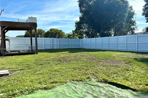 Купить виллу или дом в Майами, Флорида 3 спальни, 97.55м2, № 1984206 - фото 19