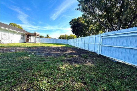 Купить виллу или дом в Майами, Флорида 3 спальни, 97.55м2, № 1984206 - фото 18