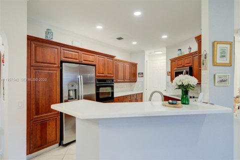 Condo in Weston, Florida, 3 bedrooms  № 2011607 - photo 15