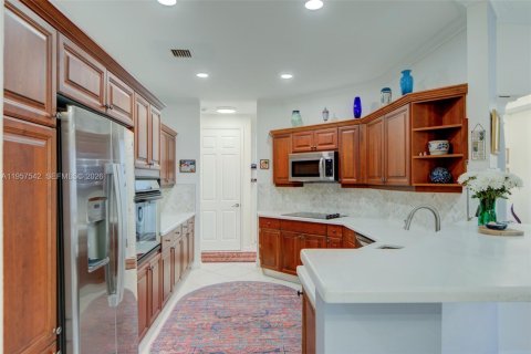 Condo in Weston, Florida, 3 bedrooms  № 2011607 - photo 16