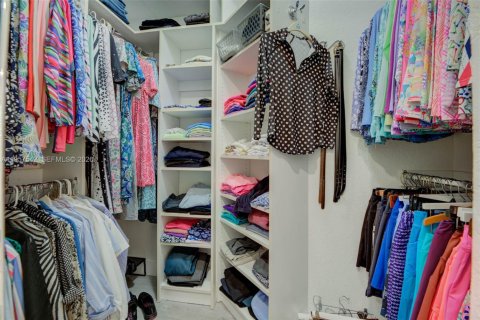 Condo in Weston, Florida, 3 bedrooms  № 2011607 - photo 30