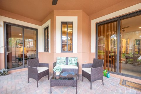 Condo in Weston, Florida, 3 bedrooms  № 2011607 - photo 8
