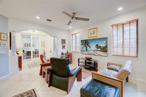 Condo in Weston, Florida, 3 bedrooms  № 2011607 - photo 12