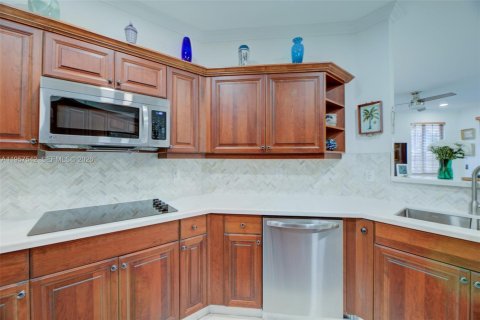 Condo in Weston, Florida, 3 bedrooms  № 2011607 - photo 20