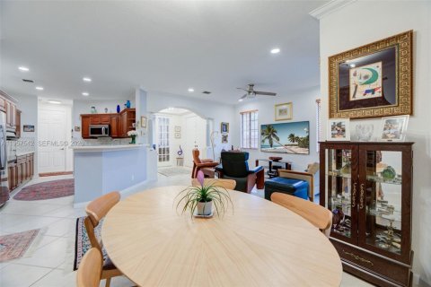 Condo in Weston, Florida, 3 bedrooms  № 2011607 - photo 22