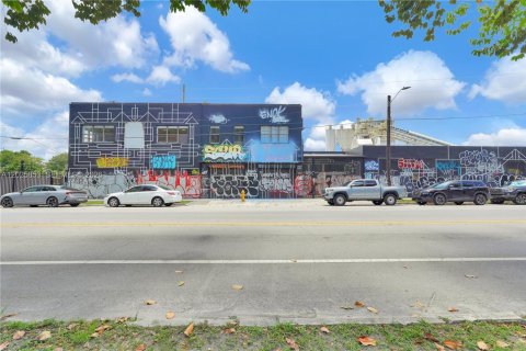 Propiedad comercial en Miami, Florida № 2176112