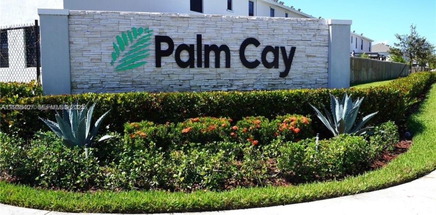 Adosado en Florida City, Florida 3 dormitorios № 1993573