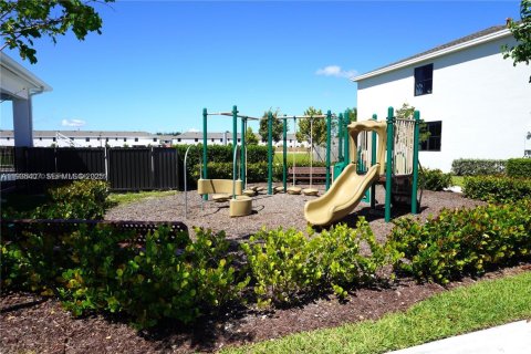 Adosado en alquiler en Florida City, Florida, 3 dormitorios № 1993573 - foto 15