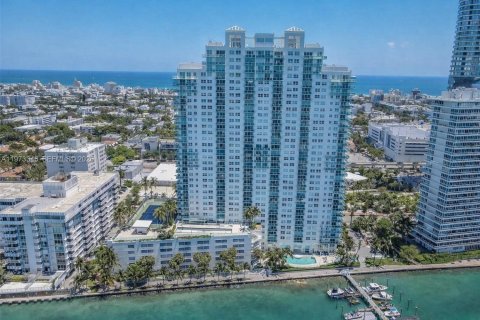 Condo in Miami Beach, Florida, 1 bedroom № 2033663