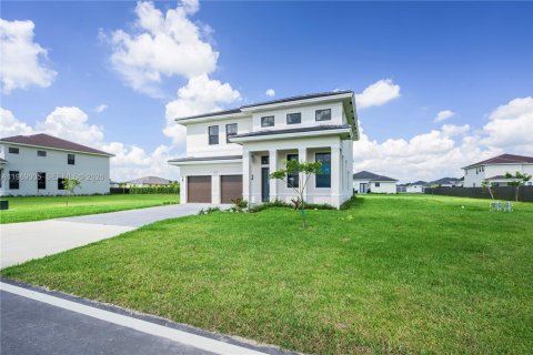 Снять в аренду виллу или дом в Хомстед, Флорида 5 спален, 253.72м2, № 2031415 - фото 5