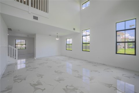 Снять в аренду виллу или дом в Хомстед, Флорида 5 спален, 253.72м2, № 2031415 - фото 8