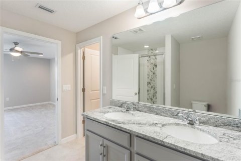 House in DeLand, Florida 4 bedrooms, 148.46 sq.m. № 1529102 - photo 13