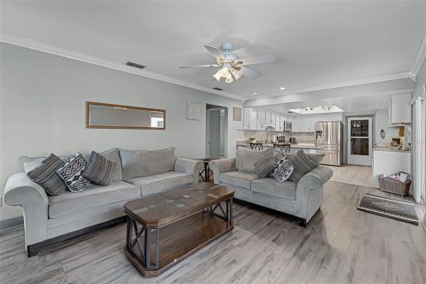 House in Lake Wales, Florida 3 bedrooms, 159.79 sq.m. № 1917235 - photo 13