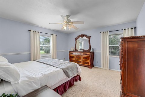 House in Lake Wales, Florida 3 bedrooms, 159.79 sq.m. № 1917235 - photo 16