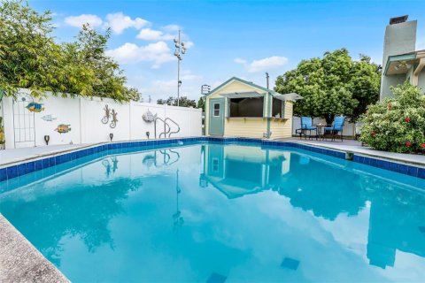 House in Lake Wales, Florida 3 bedrooms, 159.79 sq.m. № 1917235 - photo 3