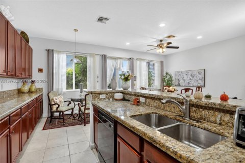 Townhouse in Pompano Beach, Florida 3 bedrooms, 174.84 sq.m. № 2041002 - photo 8