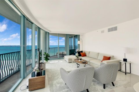 Condominio en venta en Miami Beach, Florida, 3 dormitorios, 215.53 m2 № 1993238 - foto 14
