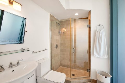 Condominio en venta en Miami Beach, Florida, 3 dormitorios, 215.53 m2 № 1993238 - foto 23