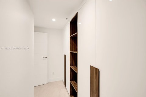 Condominio en venta en Miami Beach, Florida, 3 dormitorios, 215.53 m2 № 1993238 - foto 26