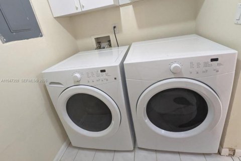 Снять в аренду кондоминиум в Палм-Бич, Флорида 2 спальни, 86.86м2, № 2005366 - фото 8